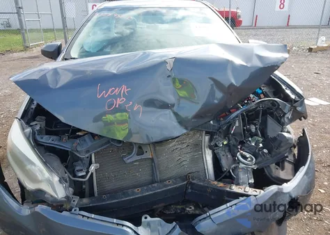 2014 Toyota Corolla Le z USA, uszkodzony, nr VIN 2T1BURHE8EC042012